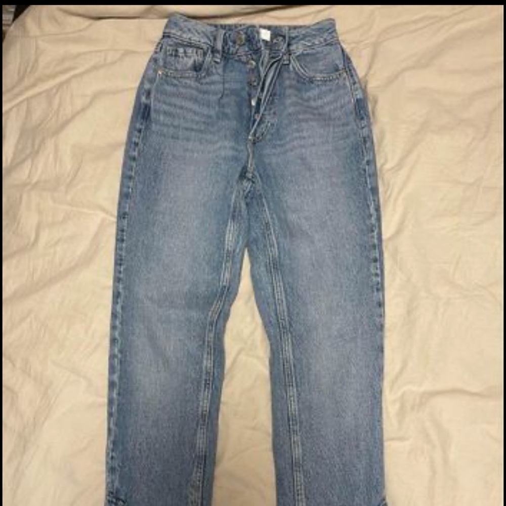 High waisted jeans